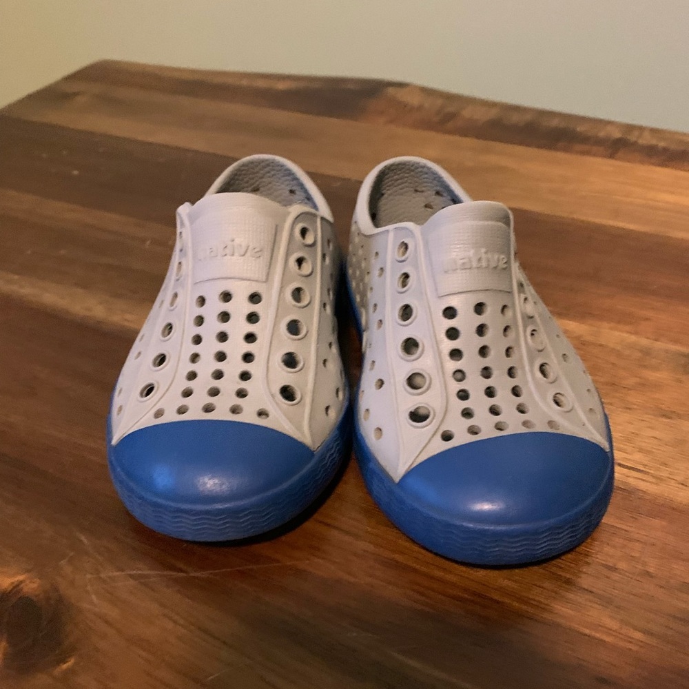 Native Shoes- Jefferson Style- great condition